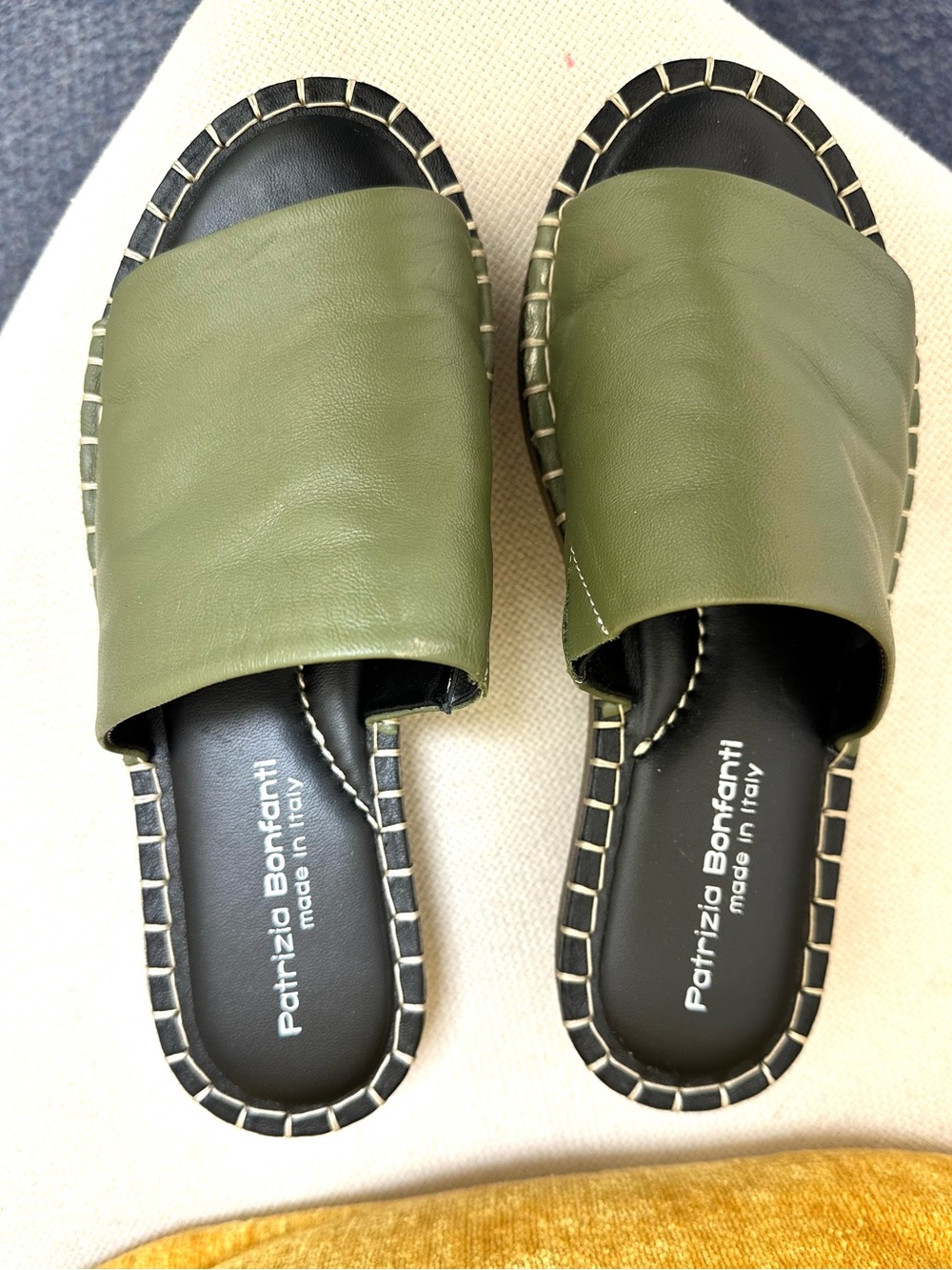 Patrizia Bonfanti Green Slides- euro Sze 37 = US sze 6 1/2 -GREAT CONDITION - Picture 3 of 10